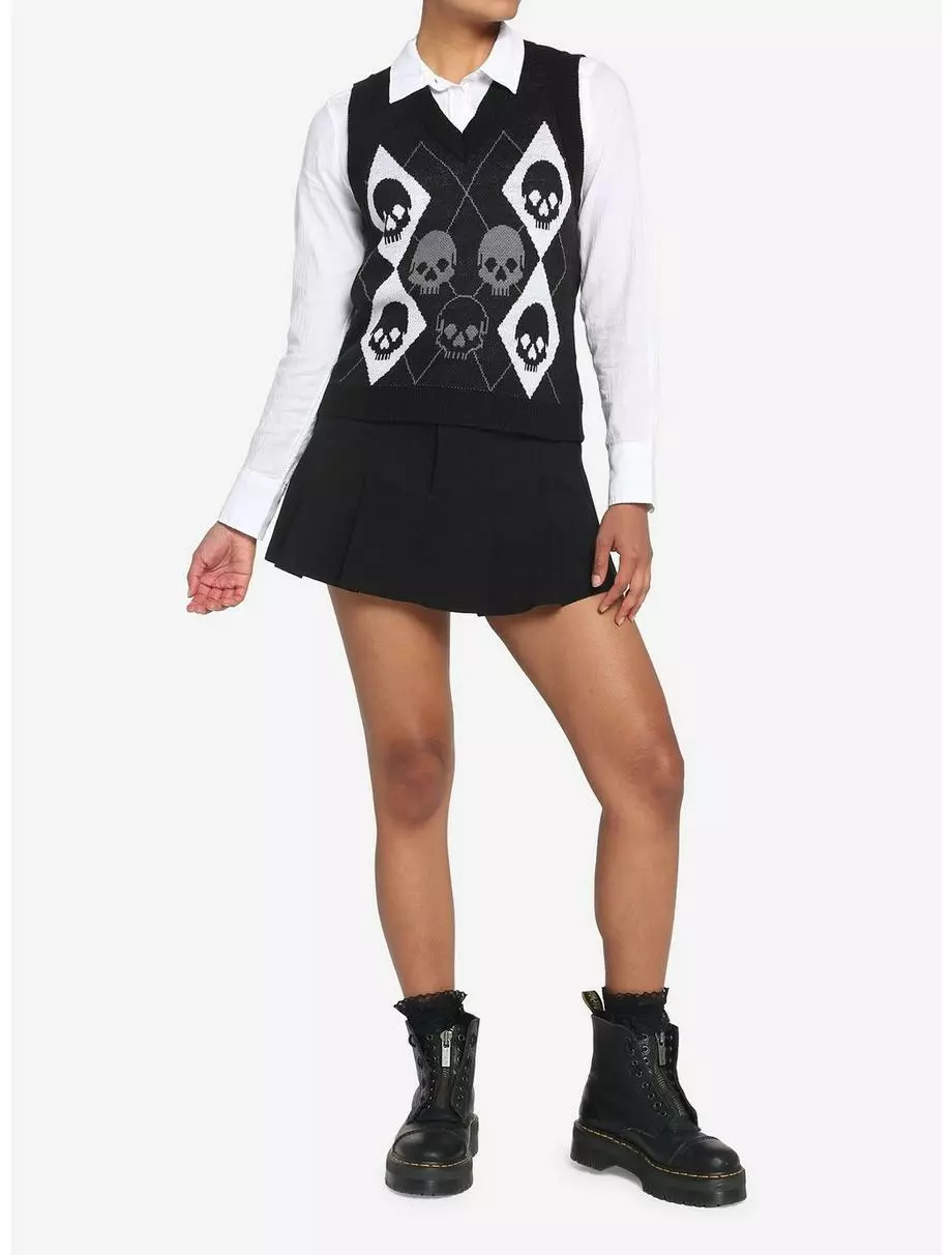 SOCIALCOLLISION Black Skull Argyle Girls Sweater Vest 4 SOCIALCOLLISION Black Skull Argyle Girls Sweater Vest - Image 2