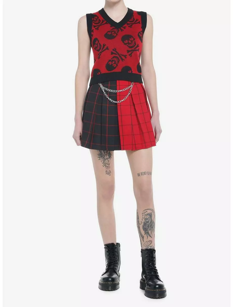 SOCIALCOLLISION Skulls With Heart Eyes Girls Crop Sweater Vest 4 SOCIALCOLLISION Skulls With Heart Eyes Girls Crop Sweater Vest - Image 2